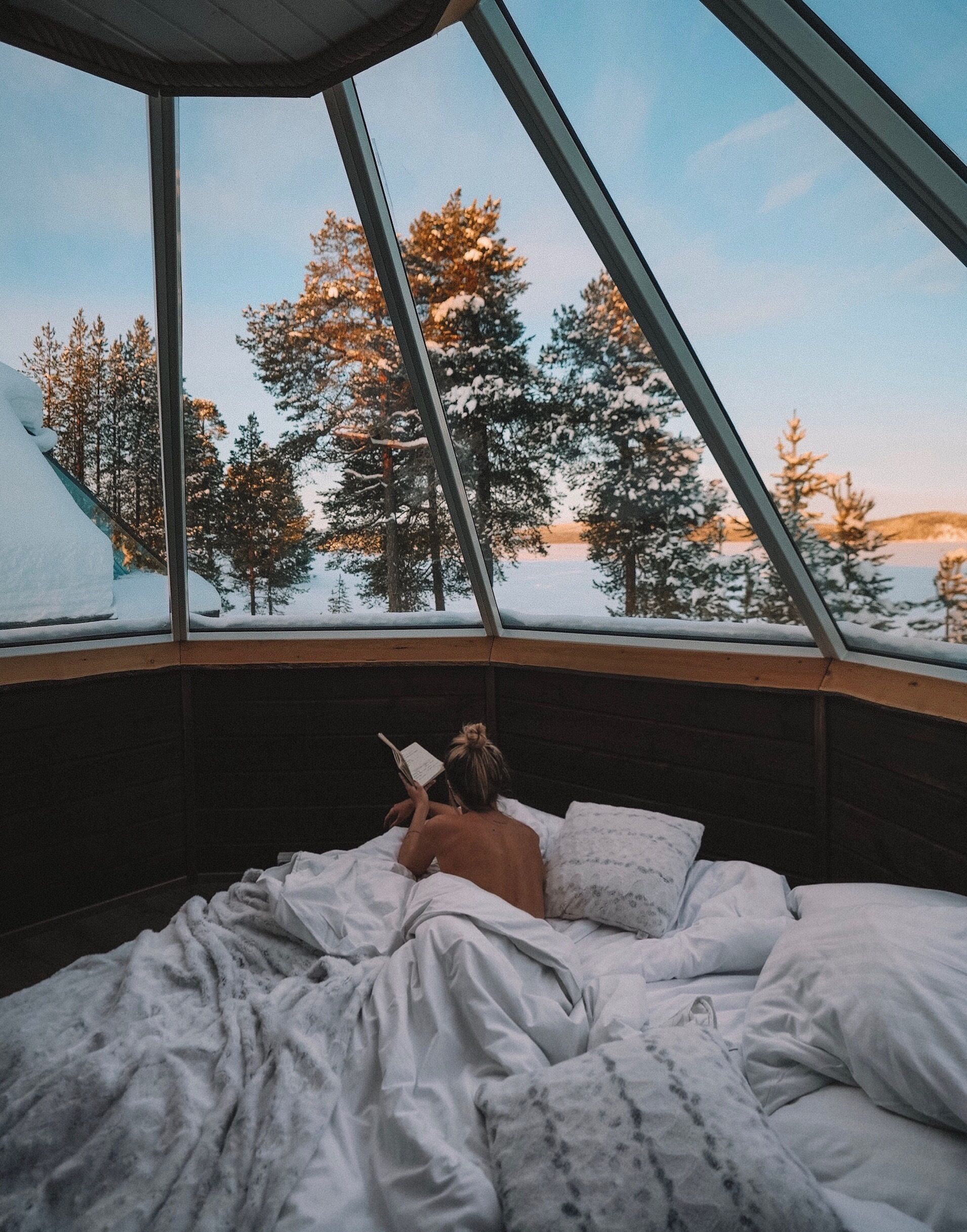 aurora cabin | laptop workspace, cots/infant beds, bed sheets