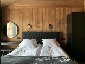 Inari Arctic Chalet | مساحة عمل للكمبيوتر المحمول وأسرّة أطفال/رضّع وملاءات أسرّة