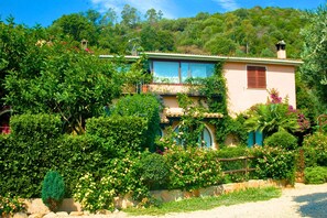 Front of property - Sa Bratza (Domus de Maria)