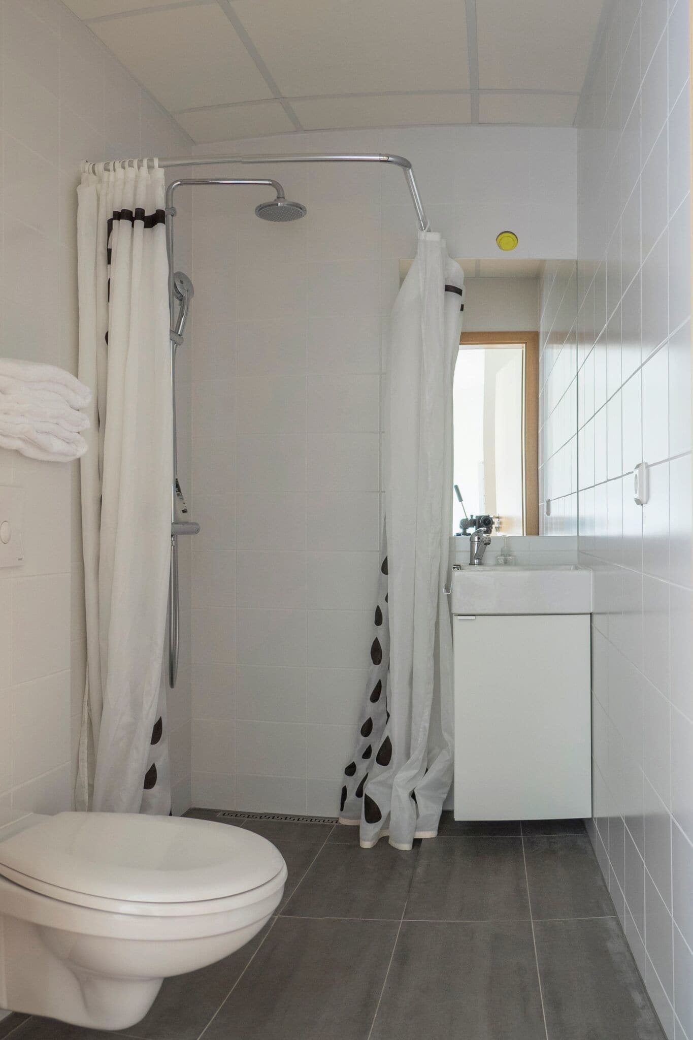 Double or Twin Room, Private Bathroom | Bathroom | Shower, hair dryer, towels