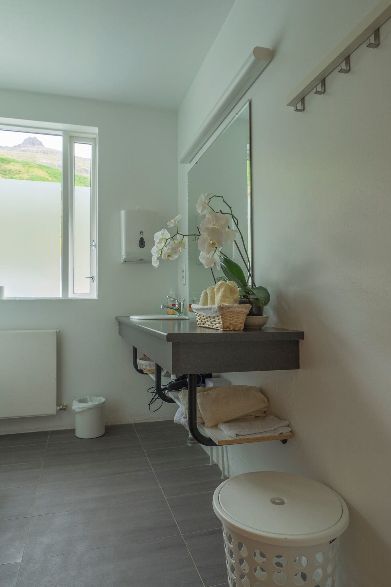 Een douche, een haardroger, handdoeken