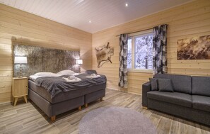 スーペリア ルーム サウナ | デスク、ノートパソコン用作業スペース、ベッドシーツ