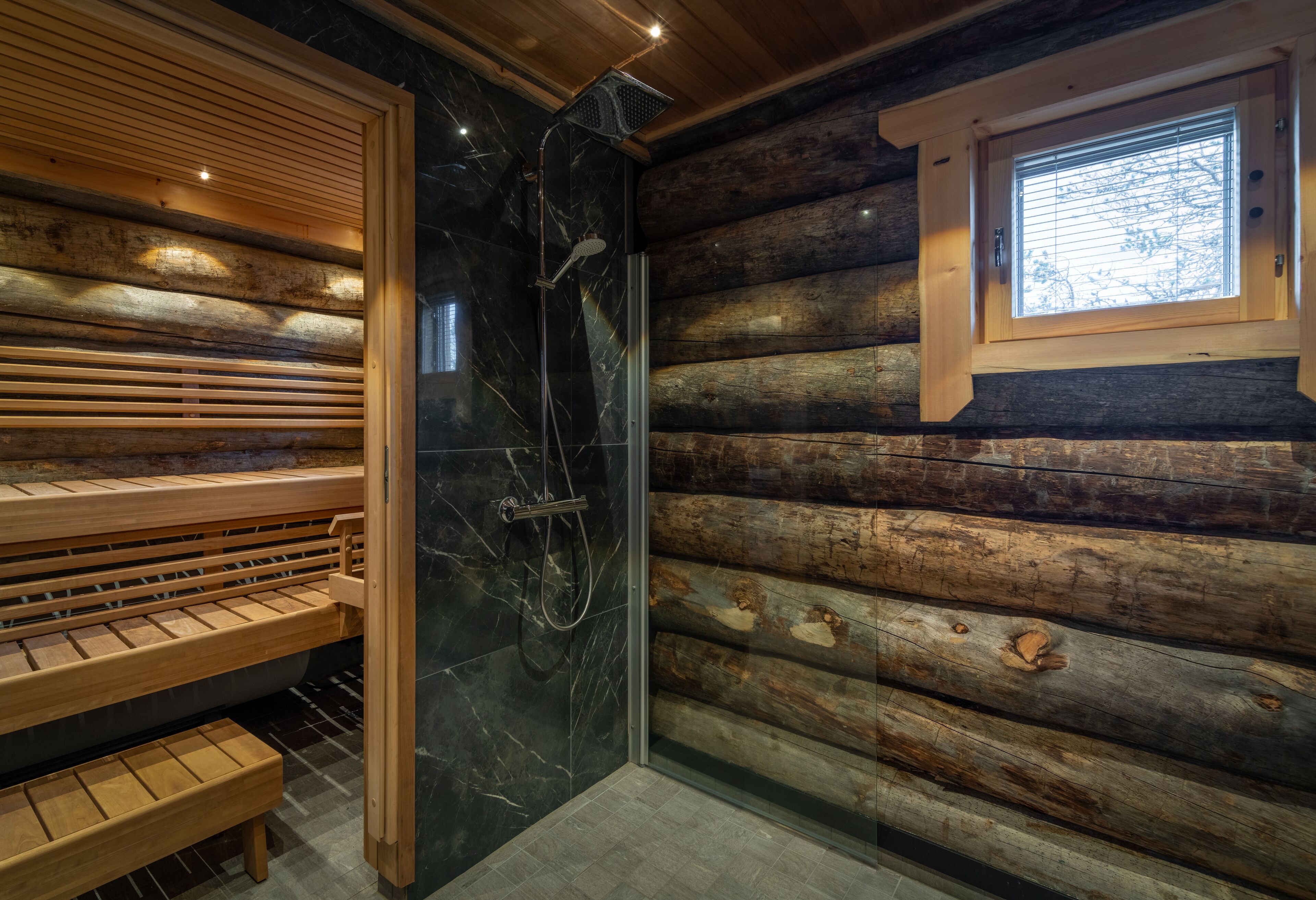 riverside log cabin | bathroom | shower, free toiletries, hair dryer, towels