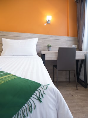 Habitación Deluxe con 2 camas individuales, 2 camas individuales, no fumadores, lanai | Cortinas opacas y wifi gratis