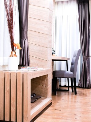 Porpiang Suite | Blackout drapes, free WiFi
