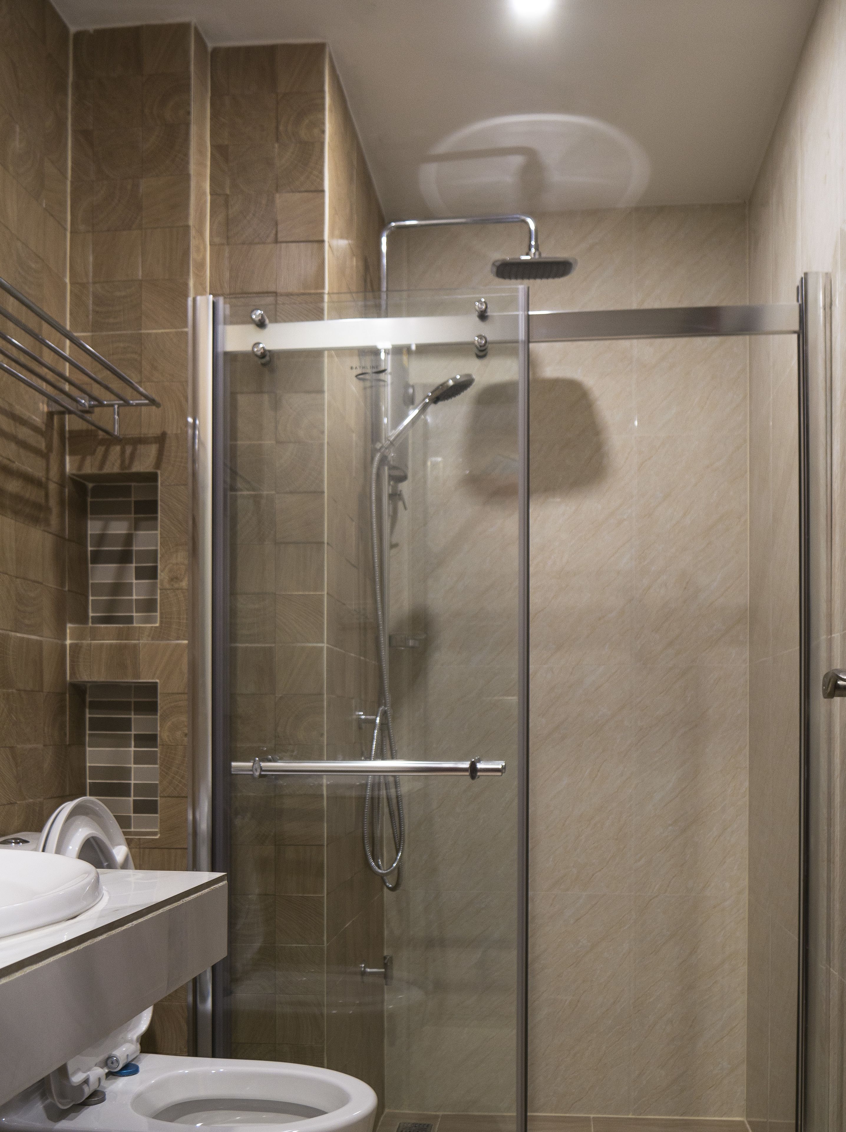 Quarto duplo luxo, 2 camas de solteiro, para não fumantes, varanda coberta | Banheiro | Chuveiro, produtos de toalete grátis, secador de cabelo 