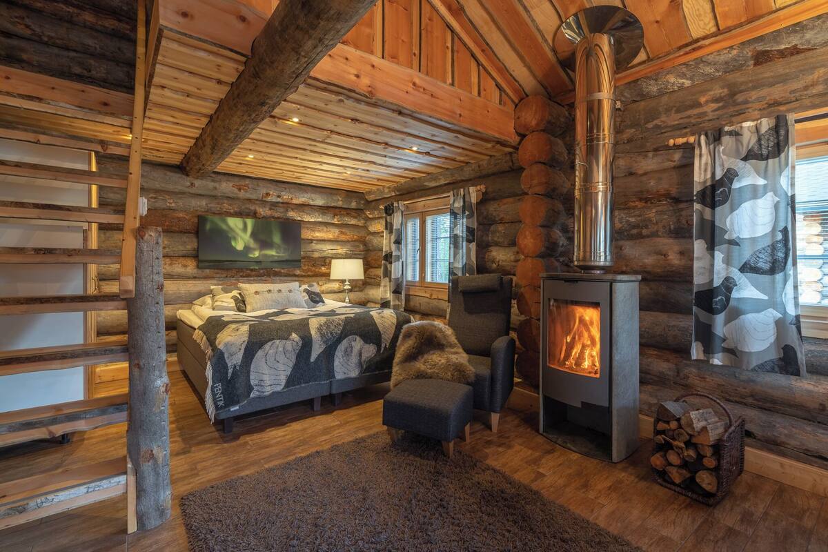 Log Cabin with Loft and Sauna