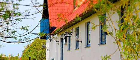 Mặt tiền nơi lưu trú