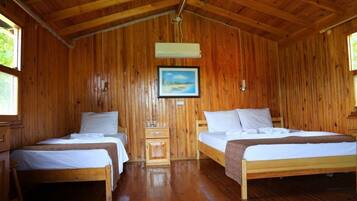 Bungalow | Desk, free WiFi