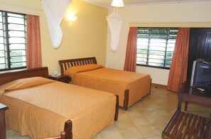 1 bedroom, premium bedding, desk, free WiFi - Jumuia Conference & Beach Resort (Mtwapa)