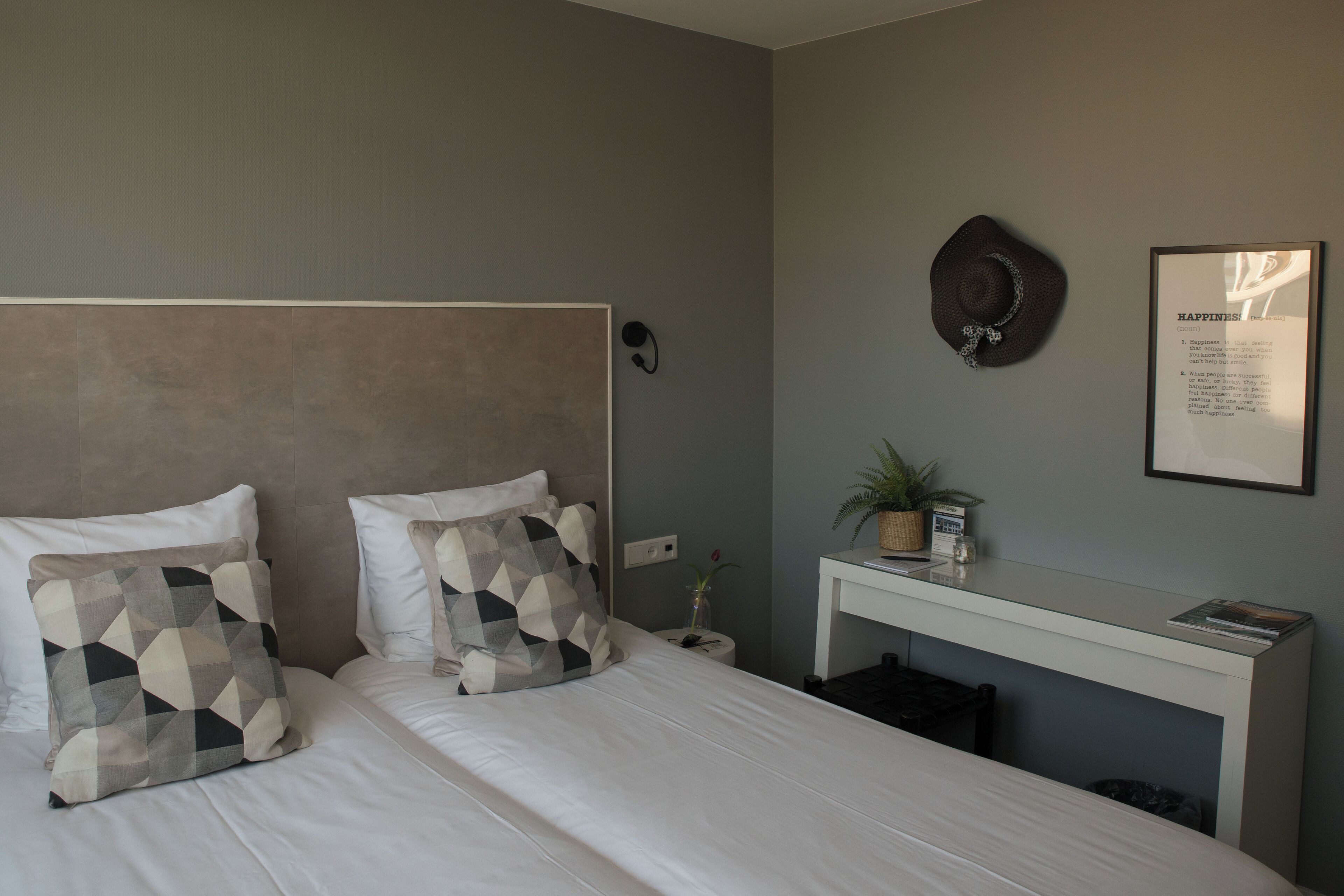 double room, balcony | desk, iron/ironing board, free wifi, bed sheets