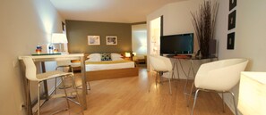 Bộ đồ giường cao cấp, minibar, trang trí khác biệt 