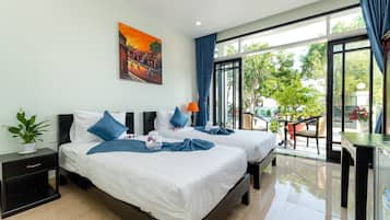 Minibar, desk, free WiFi