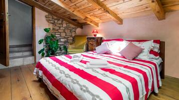 Comfort Double Room | Blackout drapes, soundproofing, free WiFi, bed sheets