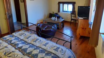Deluxe-Doppel- oder -Zweibettzimmer | Verdunkelungsvorhänge, schallisolierte Zimmer, kostenloses WLAN