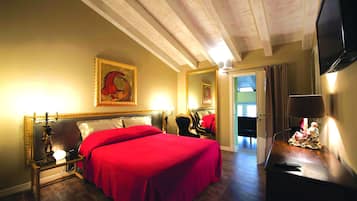 Chambre Royale, 2 chambres, salle de bains privée, dans la tour (Calcatreppola)