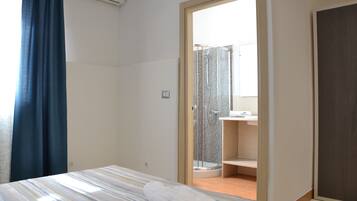 Deluxe Room | Premium bedding, desk, iron/ironing board, free WiFi