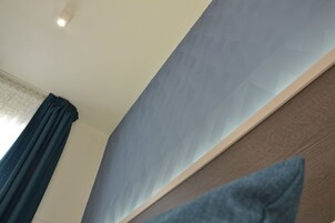 Deluxe Room | Premium bedding, desk, iron/ironing board (on request), WiFi (free)