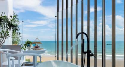 One Season Boutique Hotel Vung Tau - Beachfront