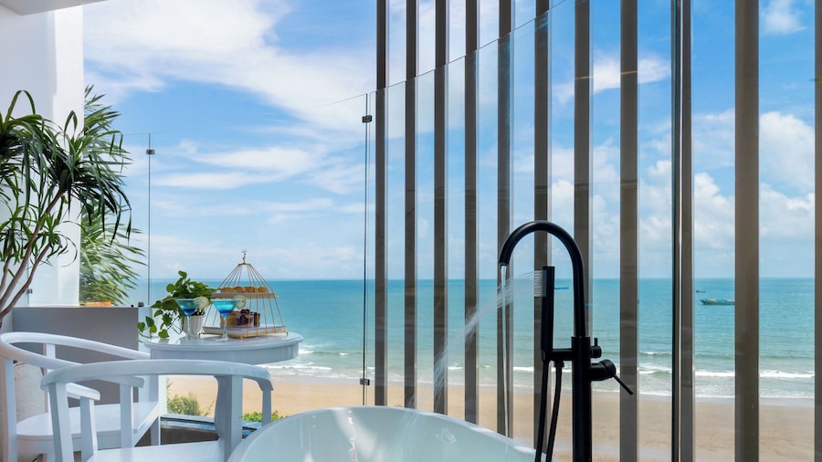 One Season Boutique Hotel Vung Tau - Beachfront