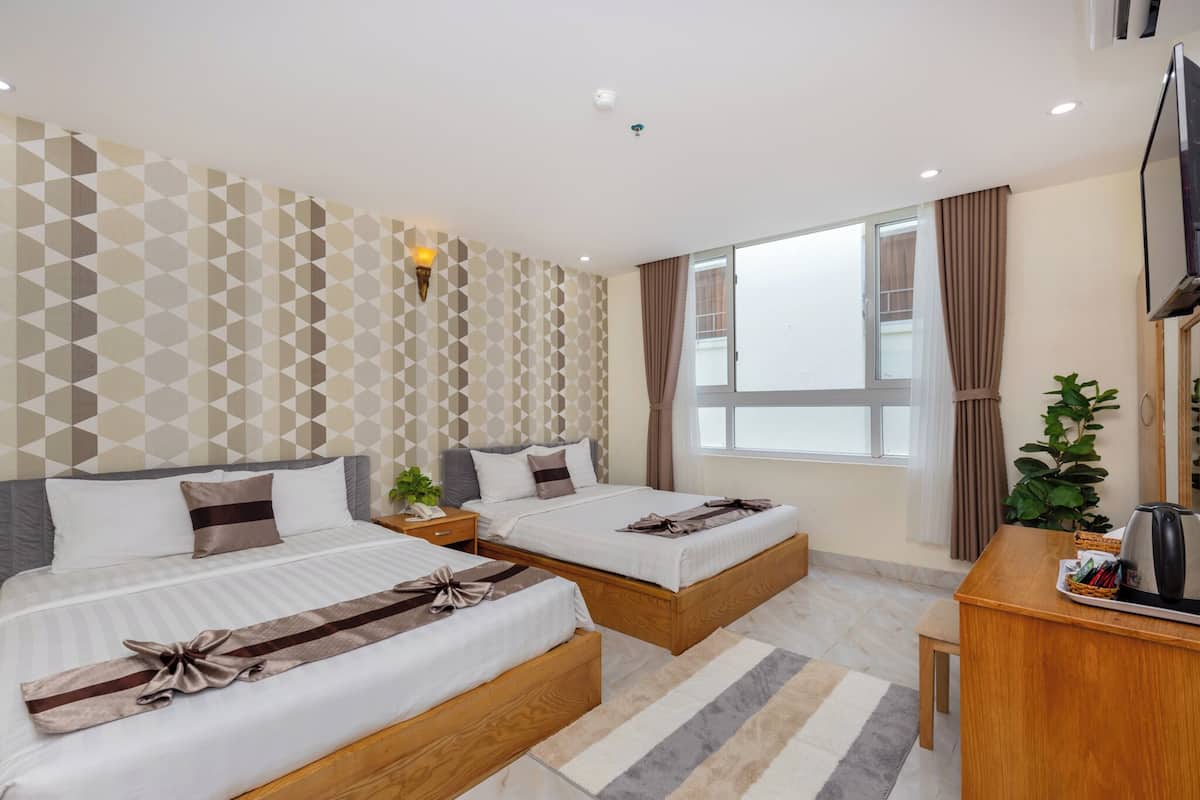 Minibar, in-room safe, desk, free WiFi