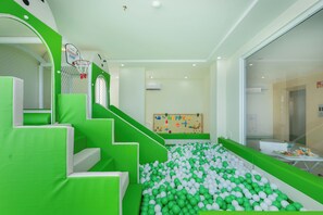 Innen-Kinderspielplatz