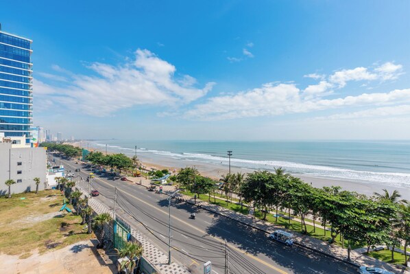 ห้องดีลักซ์ดับเบิล | มินิบาร์, ตู้นิรภัยในห้องพัก, โต๊ะทำงาน, Wi-Fi ฟรี