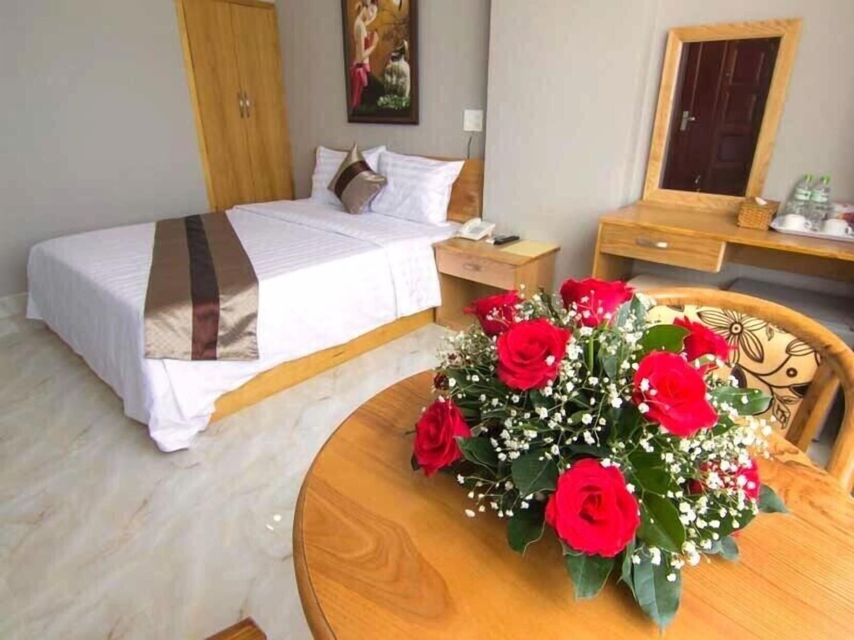 Ropa de cama de alta calidad, minibar, escritorio y wifi gratis 