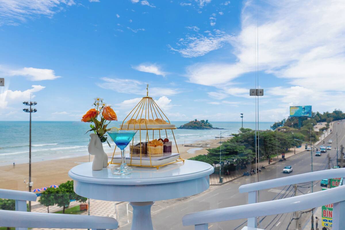 Premier-Vierbettzimmer, Strandblick | Strand-/Meerblick