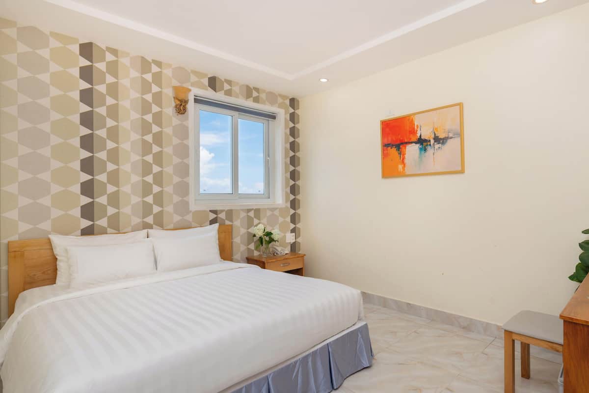 Deluxe Double Room | Minibar, desk, free WiFi, bed sheets