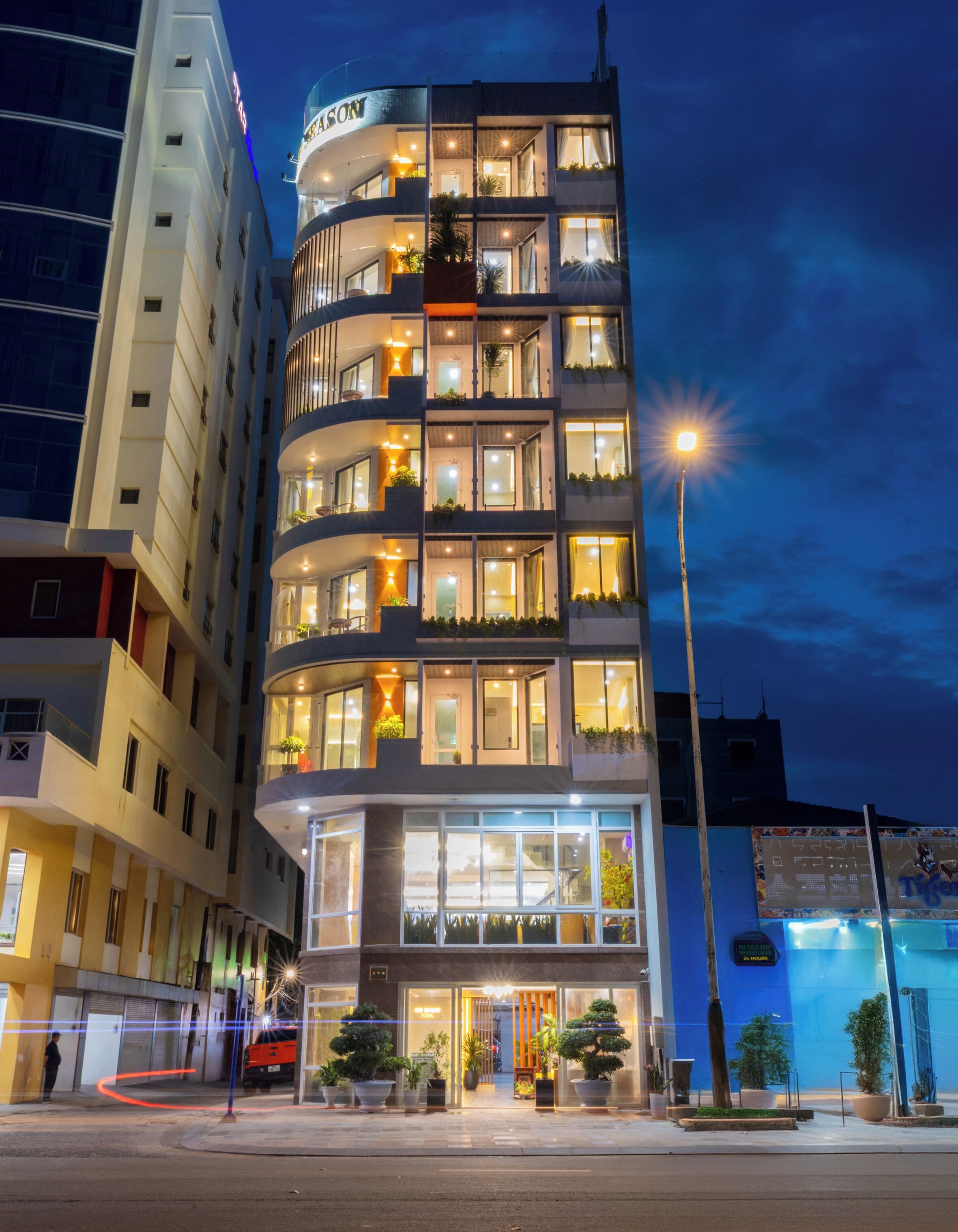 Vista frontal de la propiedad