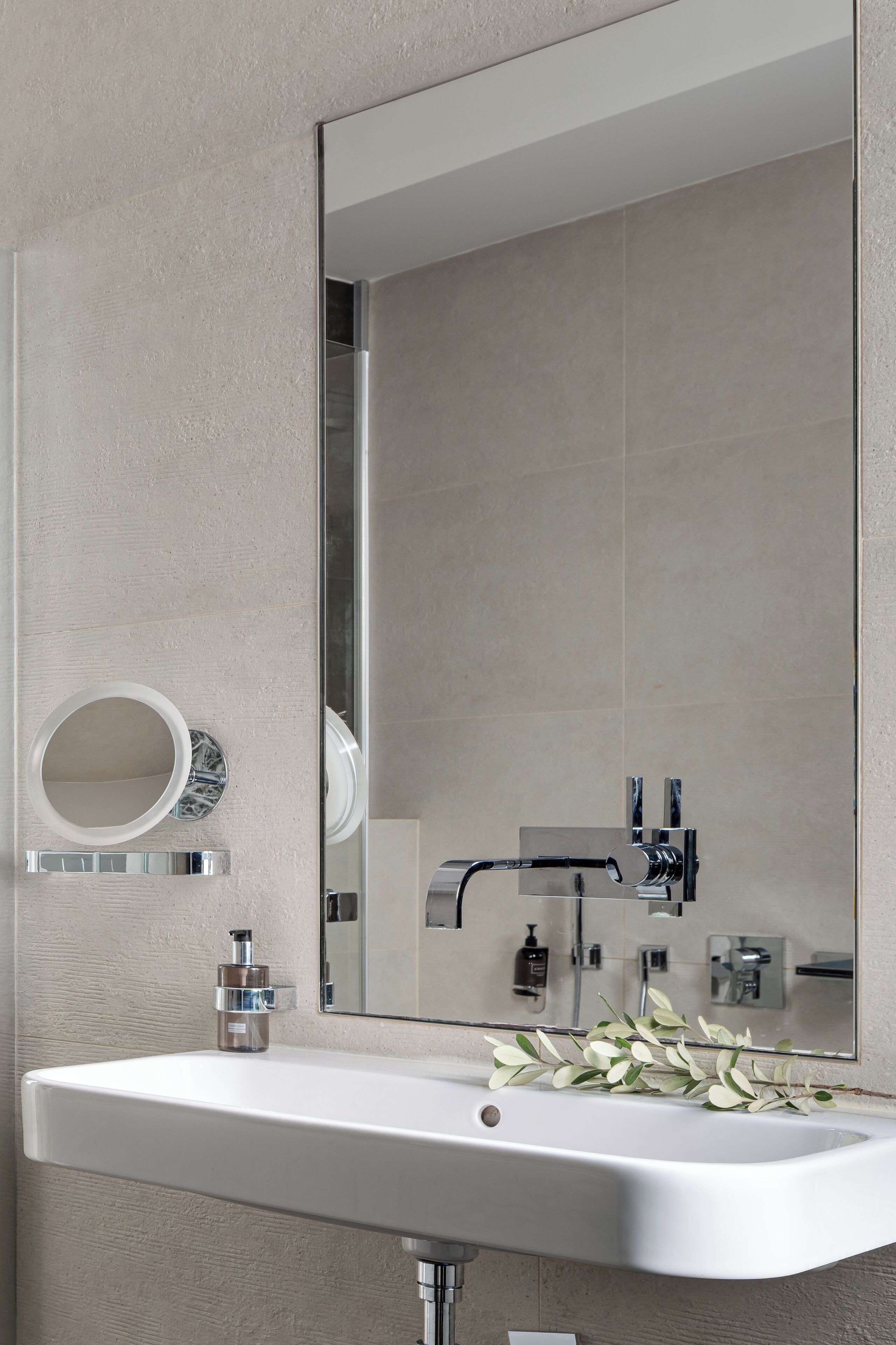 Deluxe Apartment, Terrace | Bathroom | Combined shower/tub, deep soaking tub, hydromassage showerhead