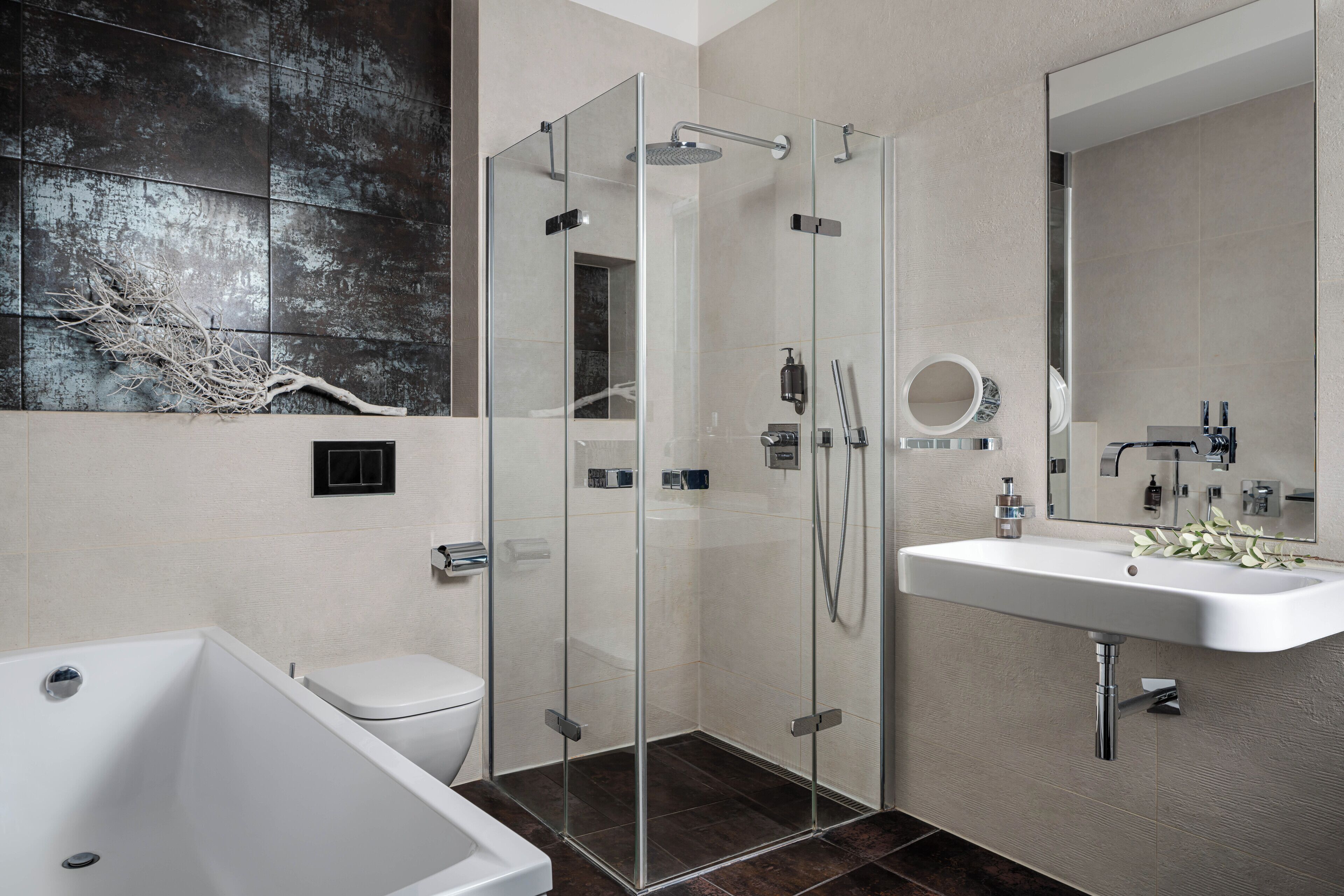 Deluxe Apartment, Terrace | Bathroom | Combined shower/tub, deep soaking tub, hydromassage showerhead