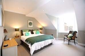Luxury Apartment, 3 Bedrooms, Non Smoking, Kitchen | Room amenity - City Element Suite Edinburgh (Edinburgh)