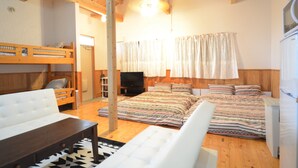 Cottage Keluarga | Ruang keluarga | TV layar datar