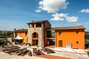 Fachada del alojamiento - Noche