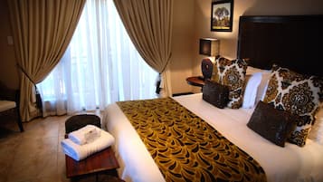 Superior Suite | Premium bedding, free minibar items, in-room safe, desk