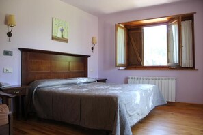 Minibar, soundproofing, free cots/infant beds, free WiFi - Hotel El Rantiner (La Vall de Boi)