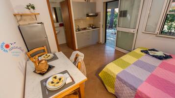 Bungalow, 1 Bedroom | 1 bedroom, free cribs/infant beds