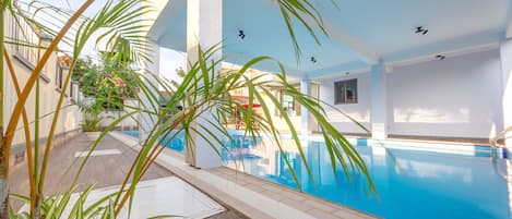 2 piscinas al aire libre, sombrillas, tumbonas