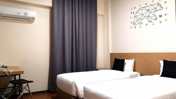 Deluxe Twin | In-room safe, desk, iron/ironing board, free WiFi