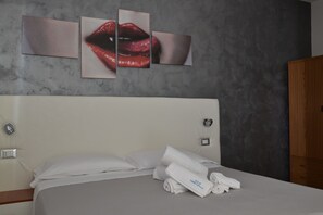 Double Room | Iron/ironing board, free cribs/infant beds, free WiFi, bed sheets - Il Molo (Porto Cesareo)