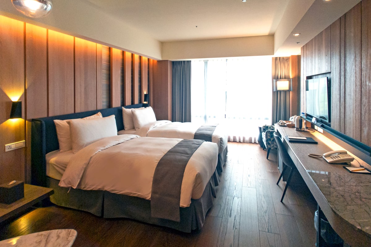 ห้องซูพีเรียทวิน | เครื่องนอนระดับพรีเมียม, ผ้านวมขนเป็ด, มินิบาร์ฟรี, ตู้นิรภัยในห้องพัก