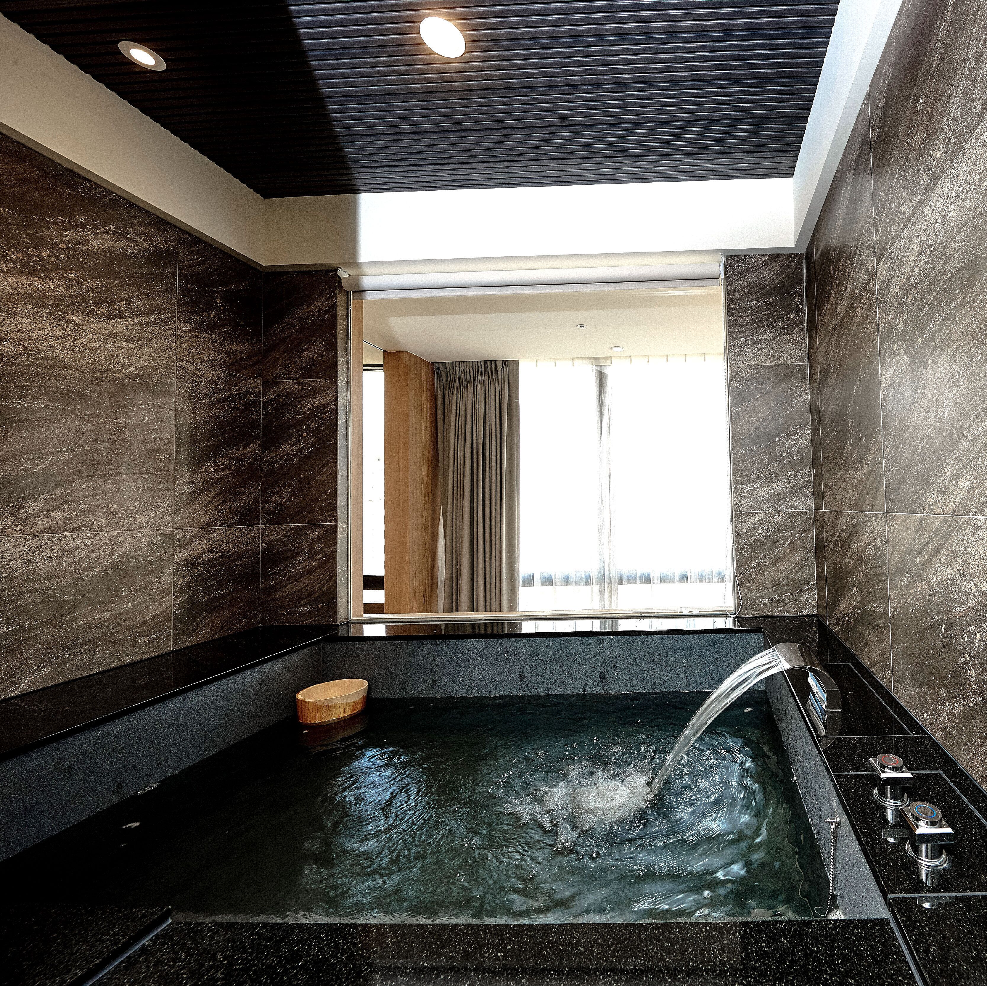 Yamagatakaku Room | Bathroom | Separate tub and shower, spring water tub, rainfall showerhead