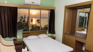 Premium Deluxe Room - Rajhans Hotel and Resort (Diamond Harbour)