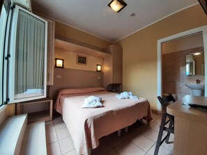 Premium bedding, in-room safe, desk, laptop workspace - Hotel Originale (Rimini)