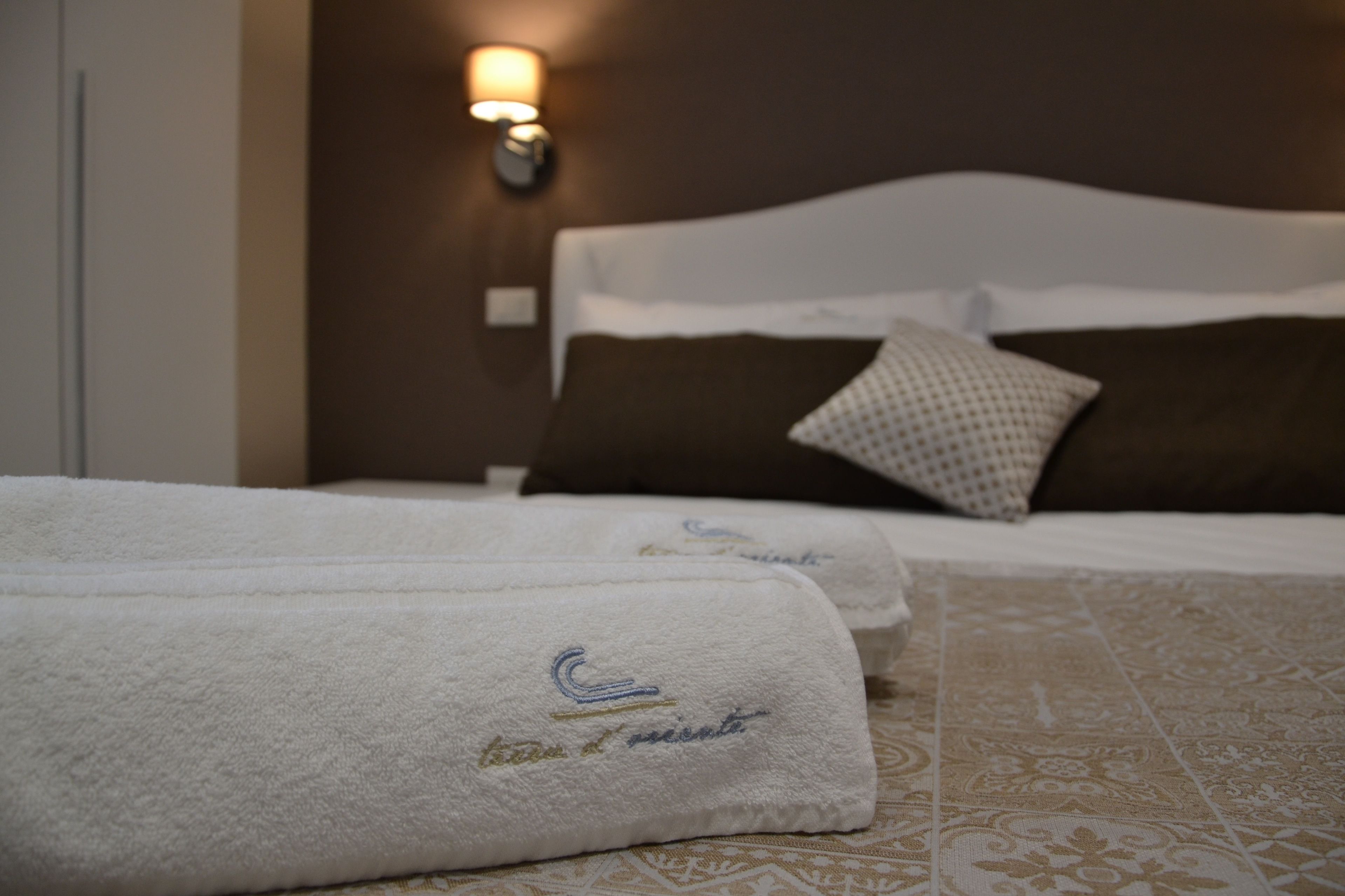 华丽双人房 | 办公桌、隔音、熨斗/熨板、免费婴儿床