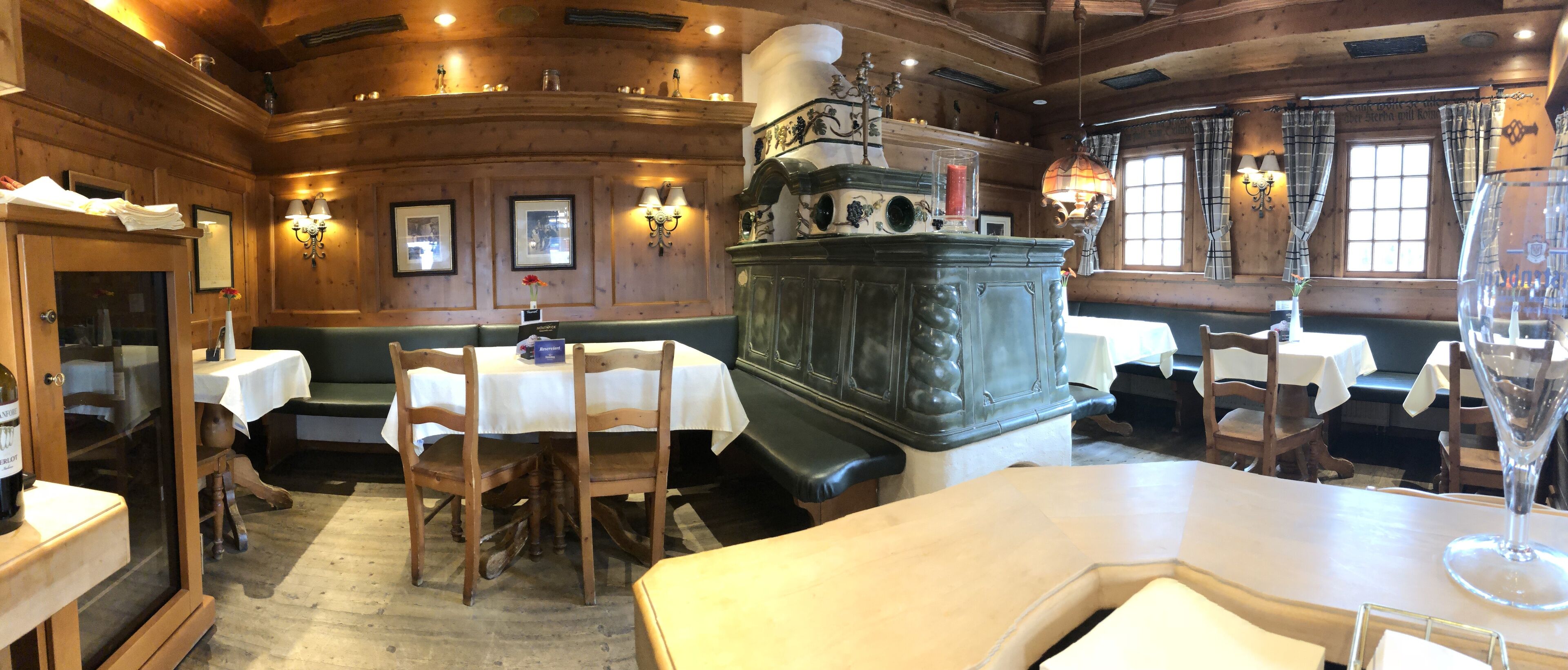 breakfast, lunch and dinner served