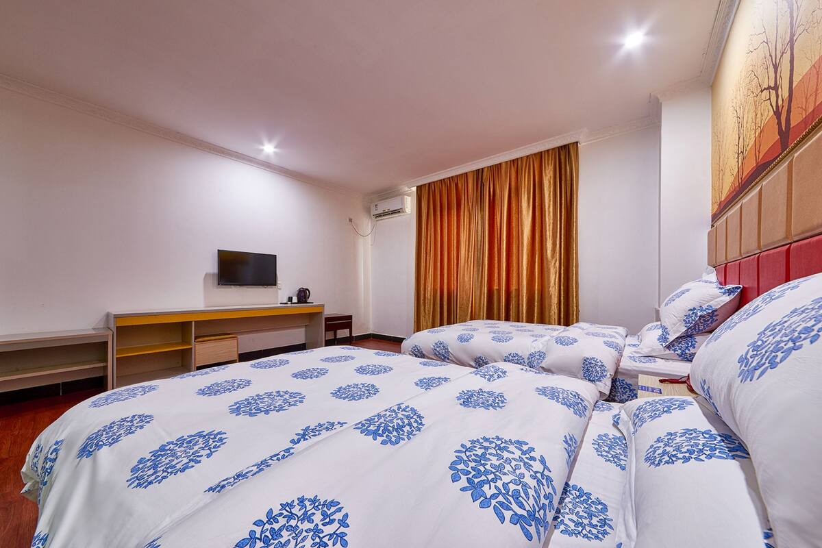 Chambre Affaires avec lits jumeaux | Bureau, rideaux occultants, Wi-Fi gratuit