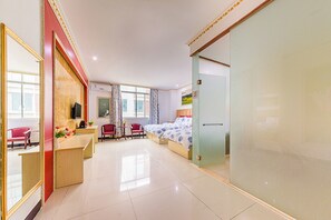 Family Room | Desk, blackout drapes, WiFi (free) - Naryn Hotel (Guangzhou)